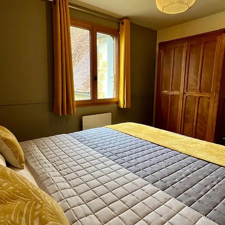 Le Charme Du Perigord - & Table D'hotes 3*